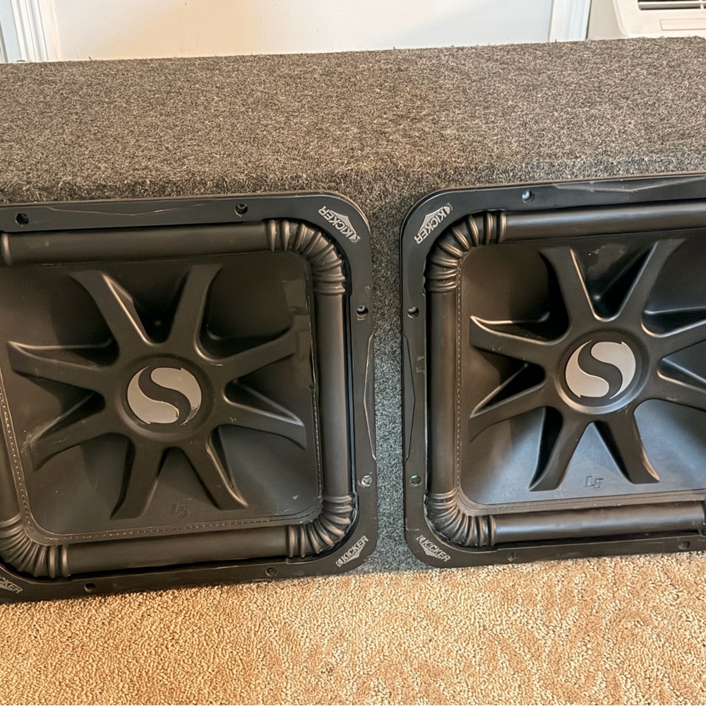 Kickers Black Car Audio Amplifiers